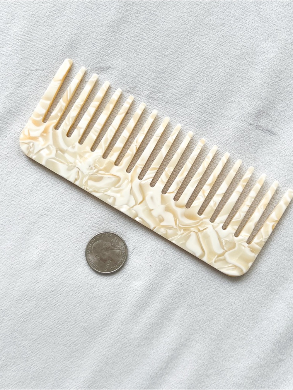 Ivory Marbled Wide-Tooth Comb - Picture 3 of 3